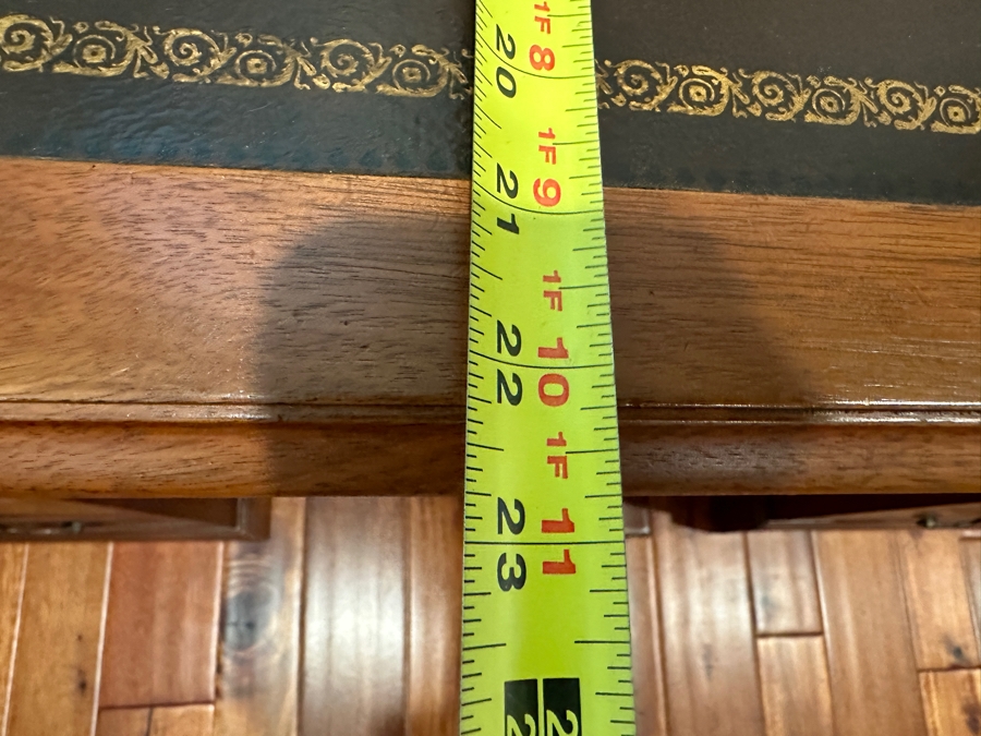 Vintage Sligh-Lowry Small 9-Drawer Desk With Leather Top 45.5W X 22.5D X 29.5H [Photo 10]