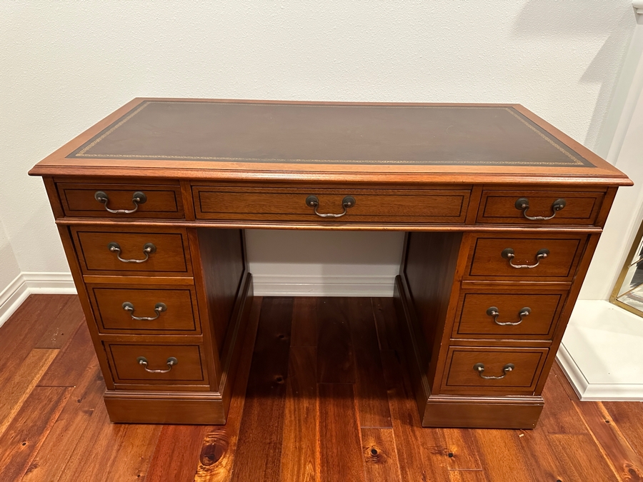 Vintage Sligh-Lowry Small 9-Drawer Desk With Leather Top 45.5W X 22.5D X 29.5H [Photo 4]