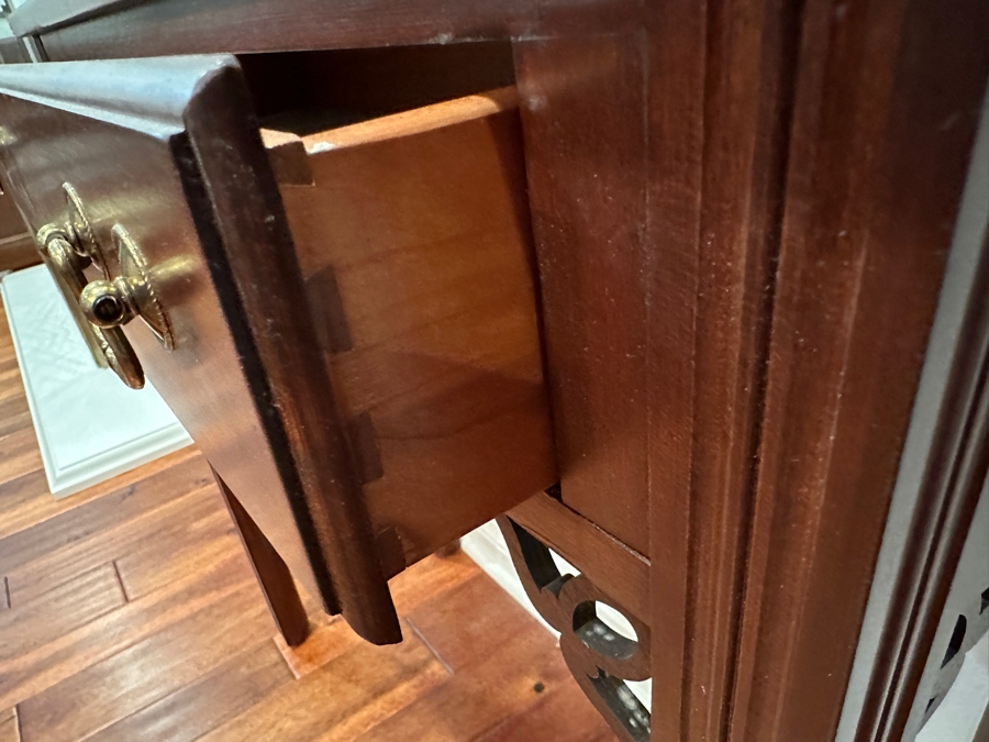 Ethan Allen 1-Drawer Console Table 28W X 11D X 28H [Photo 7]