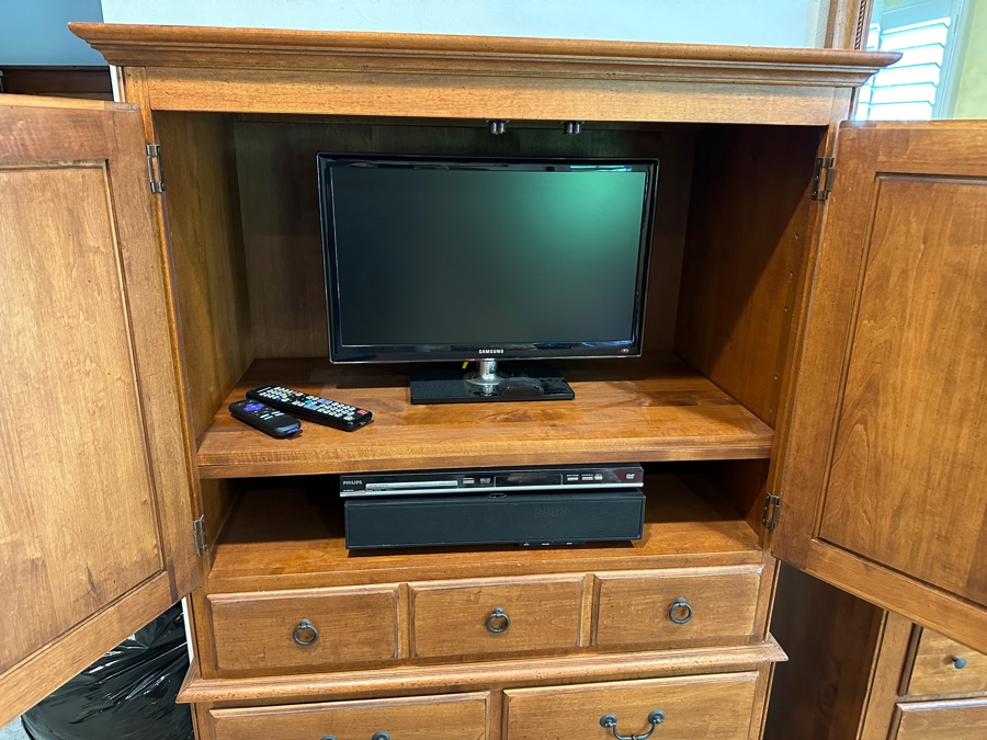 Ethan Allen Country Crossings Gentleman's Dresser Chest Of Drawers 36W X 20D X 62H [Photo 2]