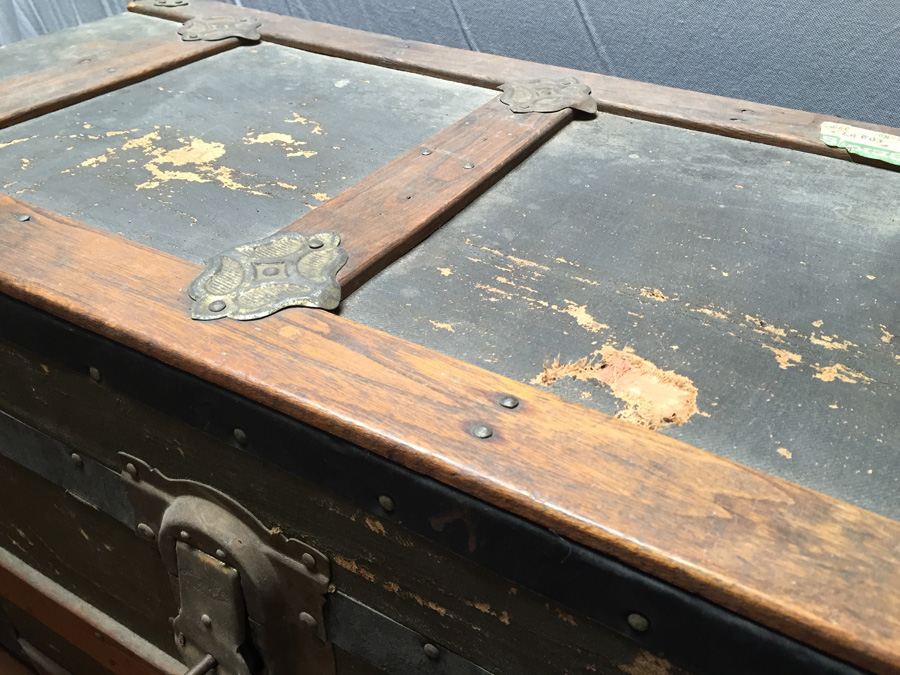 Vintage Trunk with Key [Photo 8]