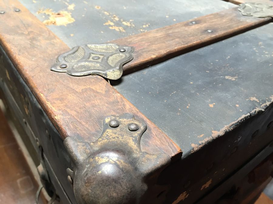 Vintage Trunk with Key [Photo 6]