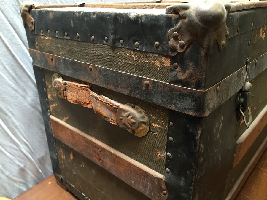 Vintage Trunk with Key [Photo 11]