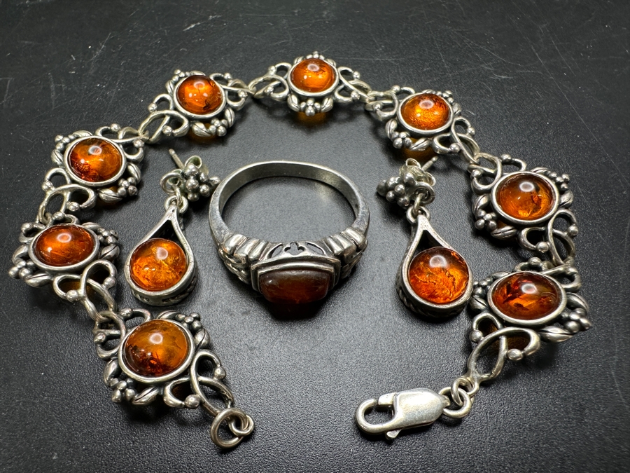 Sterling Silver / Amber Jewelry Set With 8' Bracelet, Ring Size 9.5 & Pair Of Earrings 23.3g [Photo 2]