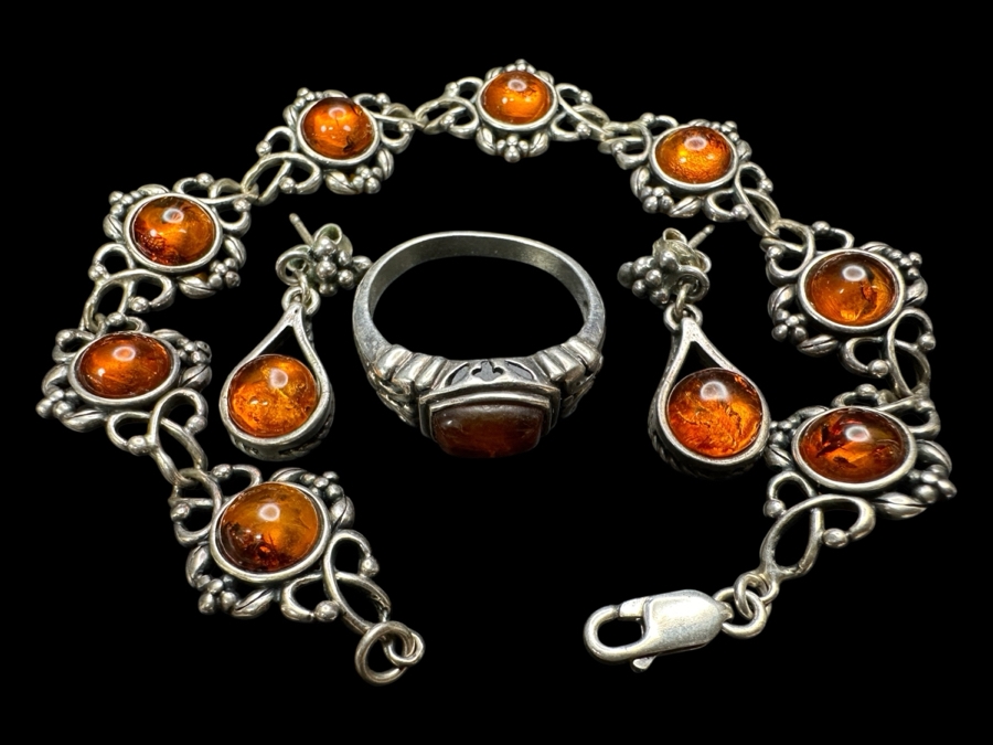 Sterling Silver / Amber Jewelry Set With 8' Bracelet, Ring Size 9.5 & Pair Of Earrings 23.3g