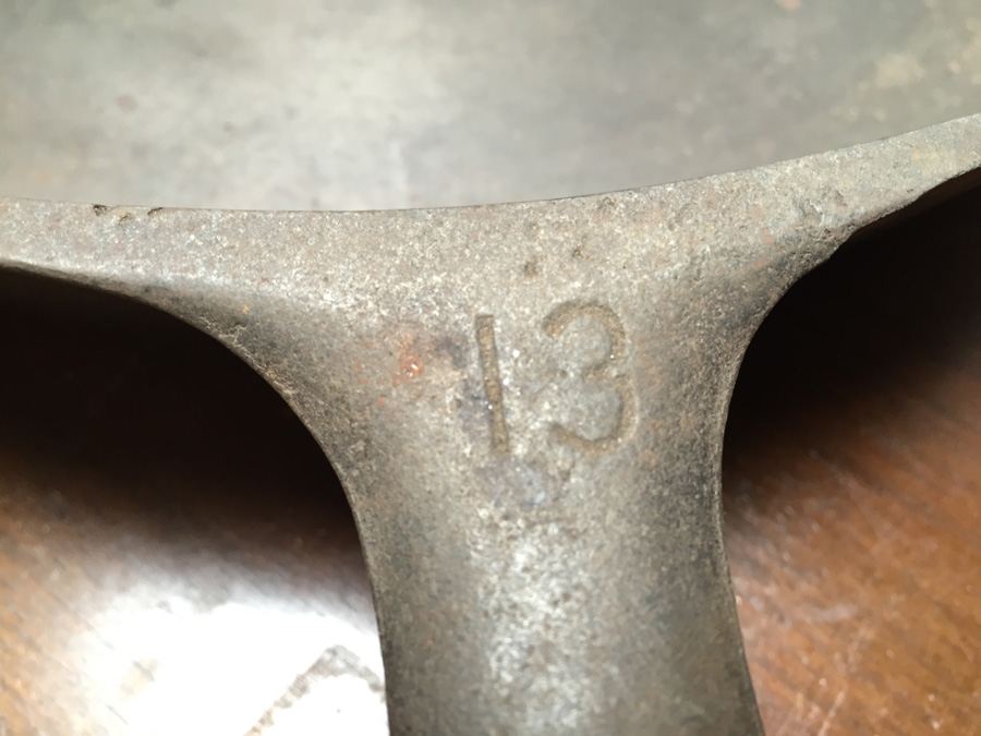 Vintage Very Large Wagner Ware 13 Cast Iron Skillet with Heat Ring, VERY NICE - Estimate $280 [Photo 4]