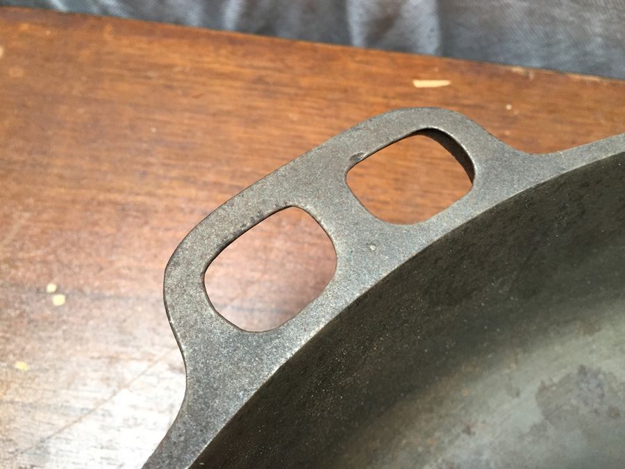 Vintage Very Large Wagner Ware 13 Cast Iron Skillet with Heat Ring, VERY NICE - Estimate $280 [Photo 3]