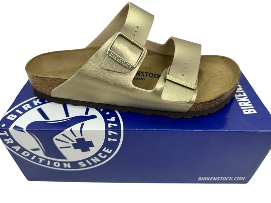 New Pair Of Birkenstock Sandals Arizona BS Gold Women's Size 9