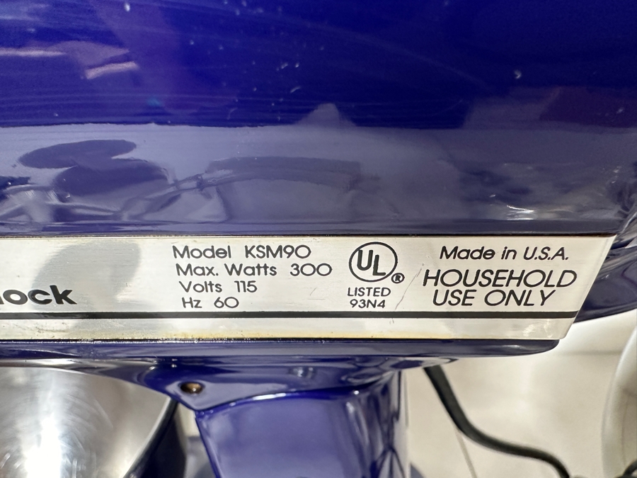 KitchenAid Mixer With Lots Of Accessories [Photo 5]
