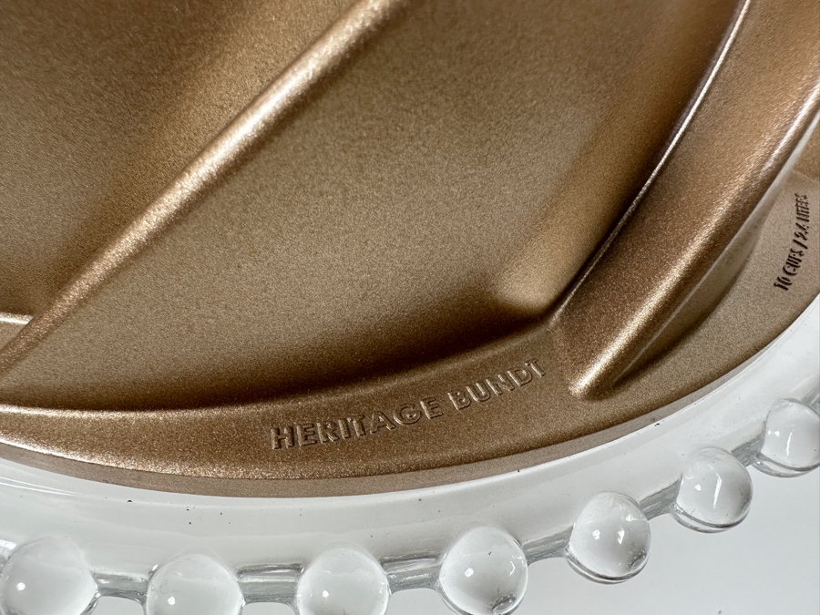 New Nordic Ware Heritage Bundt Pan 10' With Glass Cake Stand 12W X 4H [Photo 7]