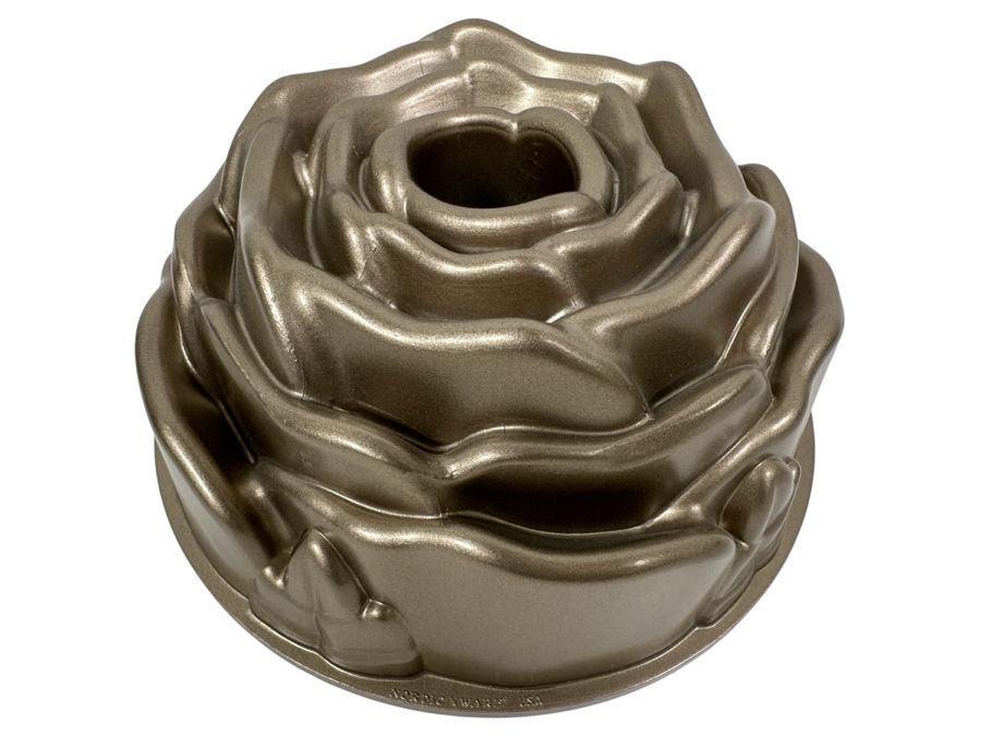 New Nordic Ware Rose Bundt Pan 9'