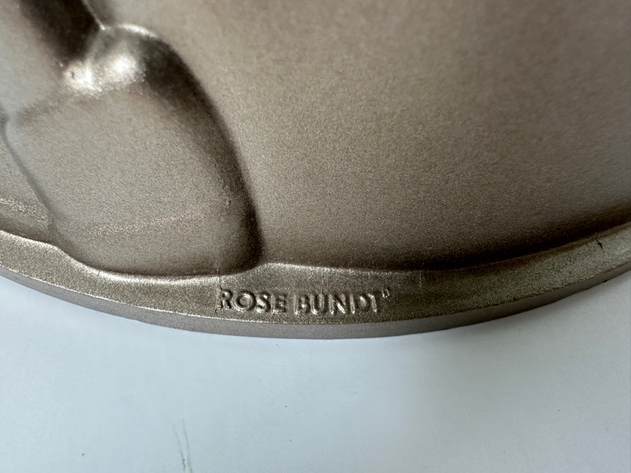 New Nordic Ware Rose Bundt Pan 9' [Photo 7]
