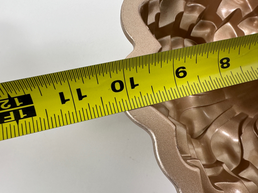 New Nordic Ware Blossom Bundt Pan 10' [Photo 8]