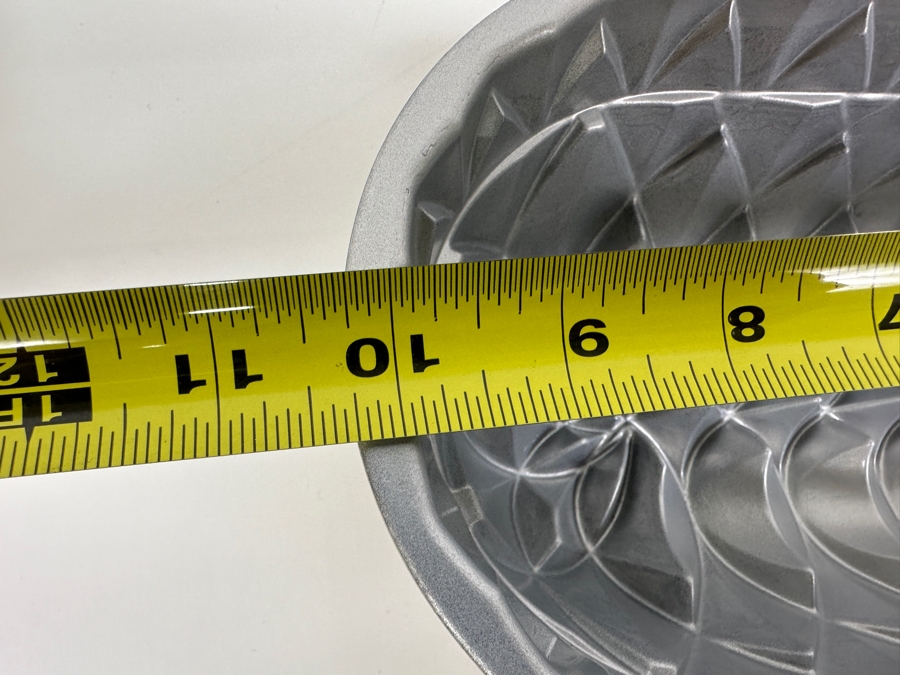 New Nordic Ware Pumpkin Wheat Loaf Pan 12' & Jubilee Loaf Pan 10' [Photo 11]