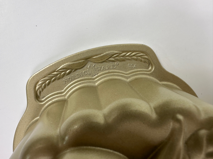 New Nordic Ware Pumpkin Wheat Loaf Pan 12' & Jubilee Loaf Pan 10' [Photo 5]