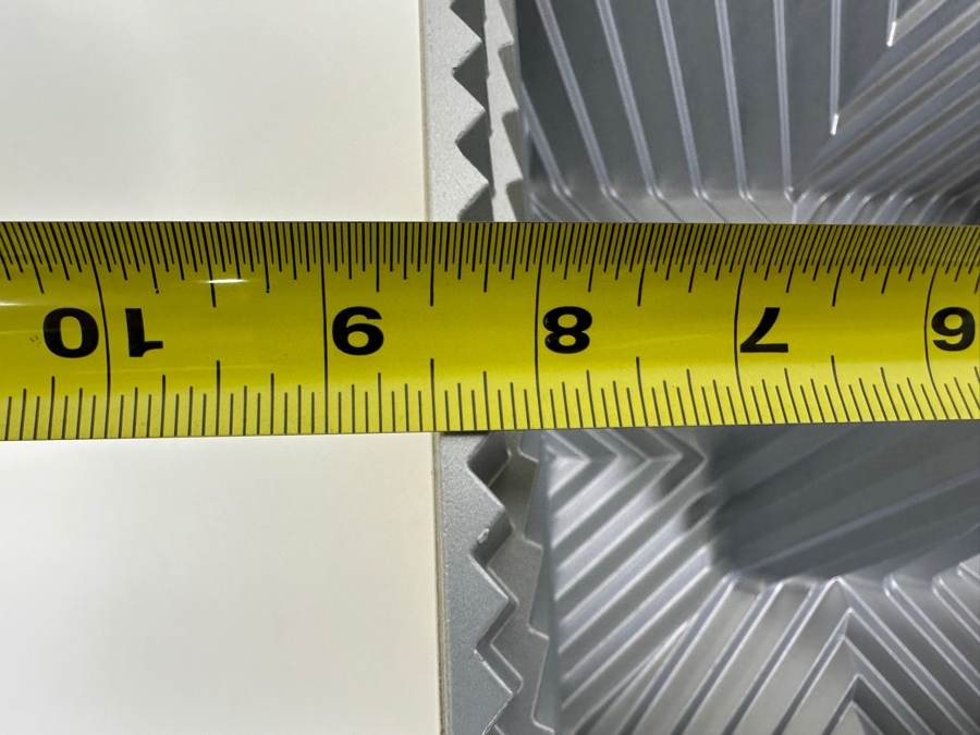 New Nordic Ware Bundt Squared Bundt Pan 8.5' [Photo 7]