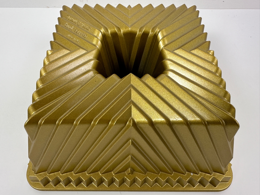 New Nordic Ware Bundt Squared Bundt Pan 8.5' [Photo 3]