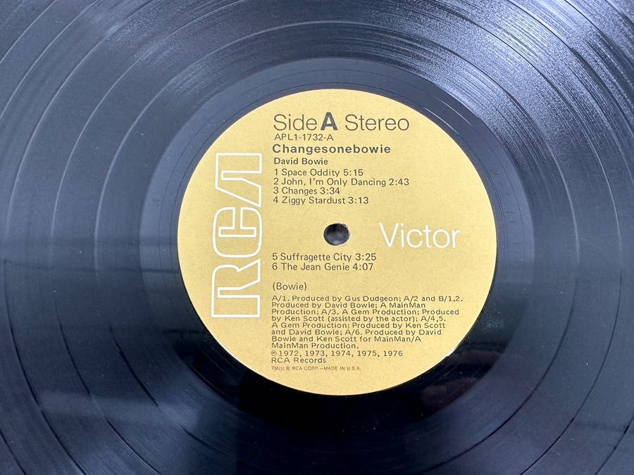 Vintage David Bowie ChangesOneBowie Vinyl Record [Photo 4]