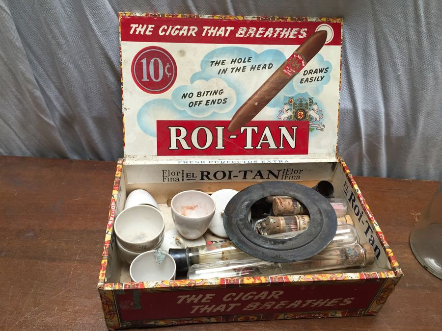 HUGE Vintage Chemistry Lab with Pyrex Glass and Vintage Bottles [Photo 50]