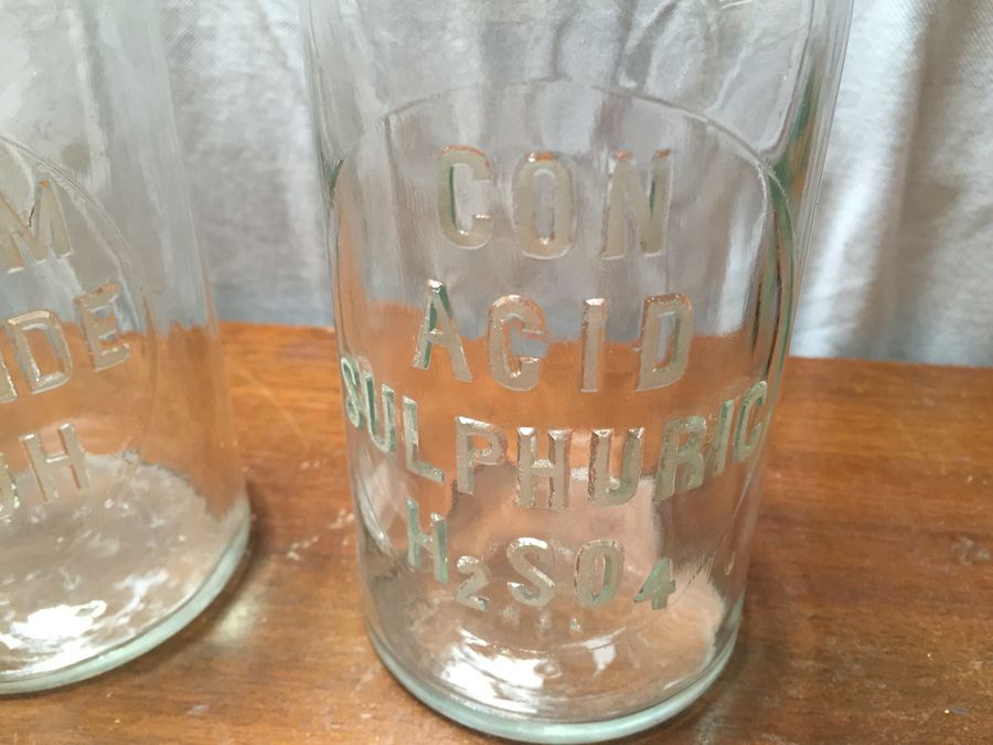 HUGE Vintage Chemistry Lab with Pyrex Glass and Vintage Bottles [Photo 35]