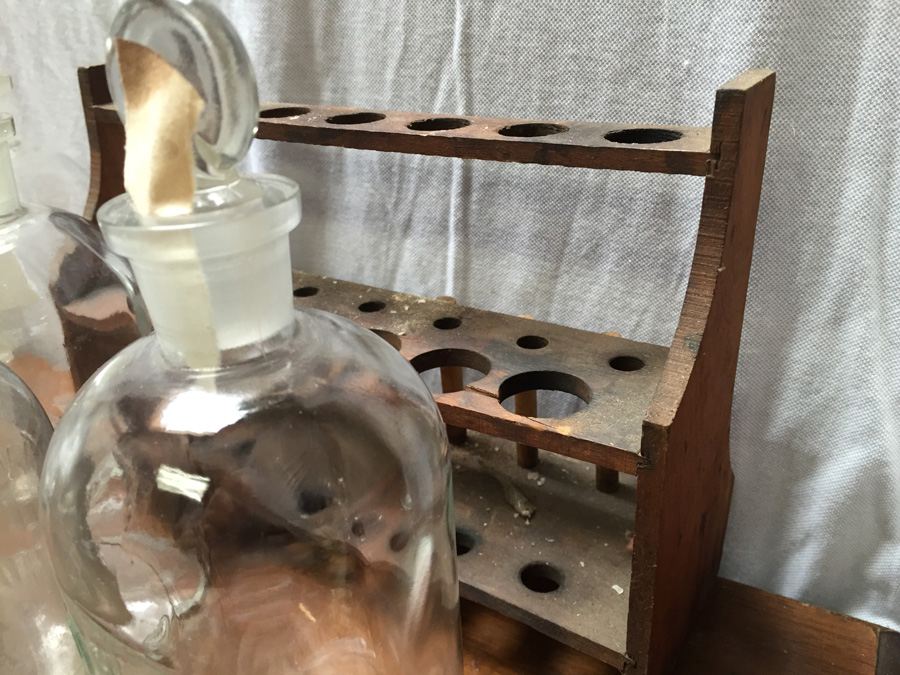 HUGE Vintage Chemistry Lab with Pyrex Glass and Vintage Bottles [Photo 30]