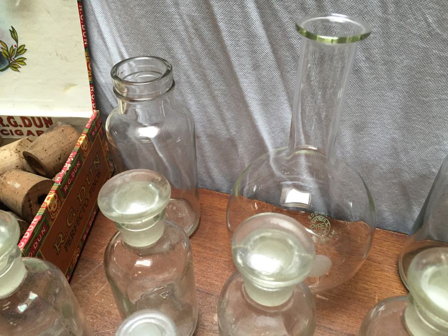HUGE Vintage Chemistry Lab with Pyrex Glass and Vintage Bottles [Photo 15]