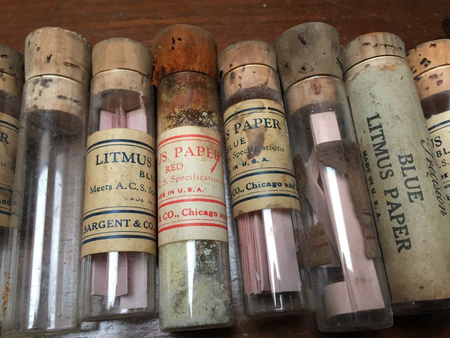 HUGE Vintage Chemistry Lab with Pyrex Glass and Vintage Bottles [Photo 55]