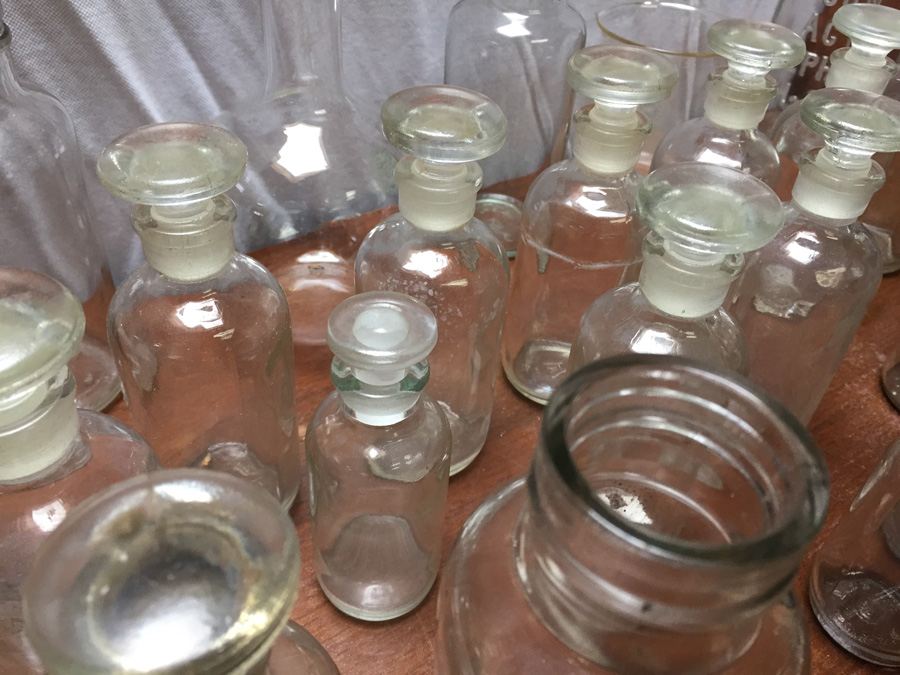 HUGE Vintage Chemistry Lab with Pyrex Glass and Vintage Bottles [Photo 25]