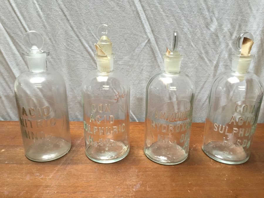 HUGE Vintage Chemistry Lab with Pyrex Glass and Vintage Bottles [Photo 34]
