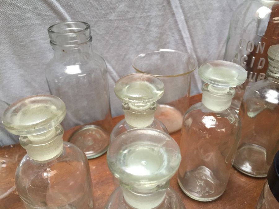 HUGE Vintage Chemistry Lab with Pyrex Glass and Vintage Bottles [Photo 27]