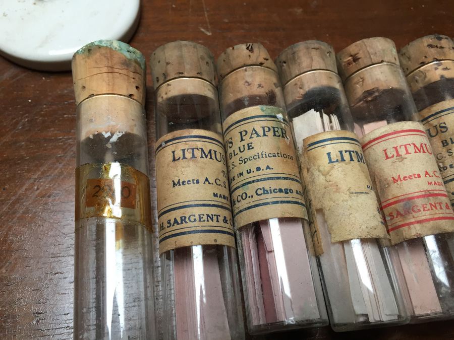 HUGE Vintage Chemistry Lab with Pyrex Glass and Vintage Bottles [Photo 53]