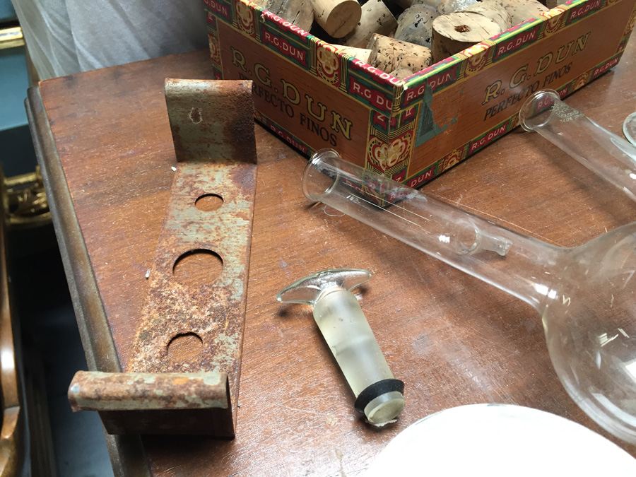 HUGE Vintage Chemistry Lab with Pyrex Glass and Vintage Bottles [Photo 20]