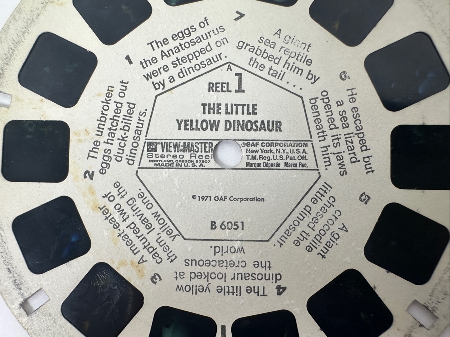 Vintage Sawyer's View-Master With The Little Yellow Dinosaur 21 Stereo Pictures [Photo 9]