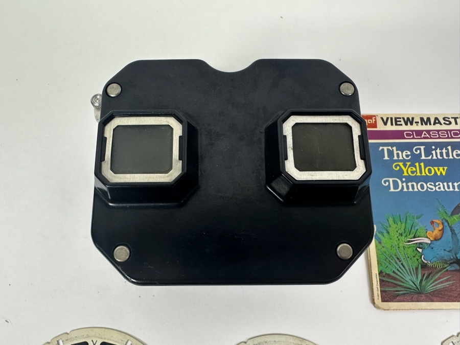 Vintage Sawyer's View-Master With The Little Yellow Dinosaur 21 Stereo Pictures [Photo 10]