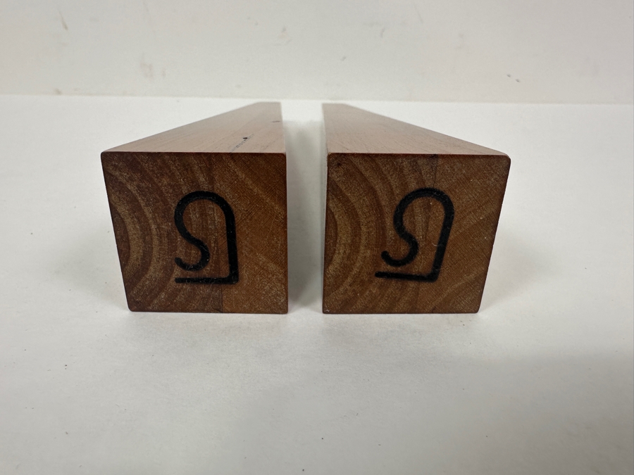 Pair Of Small 8' Wooden Obelisks Sculptures [Photo 3]