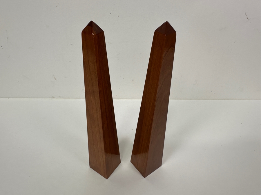 Pair Of Small 8' Wooden Obelisks Sculptures [Photo 2]