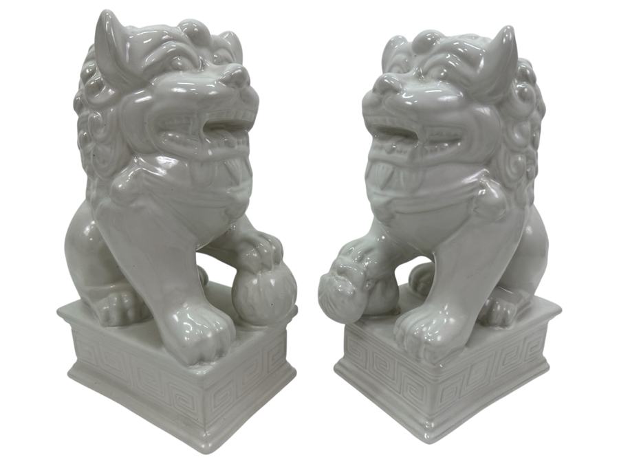 Pair Of Ballard Designs White Ceramic Foo Dog Sculptures 10.25'H [Photo 1]