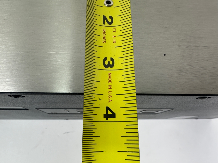 Victrola Flip Clock Model VC-425 14.25W X 3.5D X 6.5H [Photo 7]