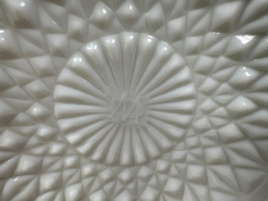 Vintage Westmoreland Milk Glass Pitcher 8.5H And (2) Milk Glass Chalices 6.5H [Photo 7]