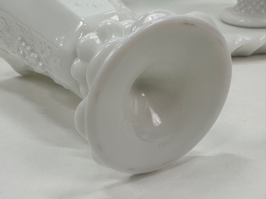 Westmoreland Milk Glass Tray 13.5W And (3) Milk Glass Footed Cups [Photo 10]