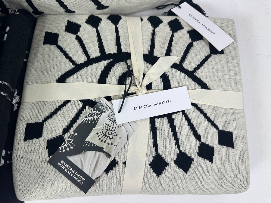 New Rebecca Minkoff Reversible Throw With Black Tassels & Matching Pillow Plus Black Queen Size Duvet Cover With Pair Of Matching Shams [Photo 2]