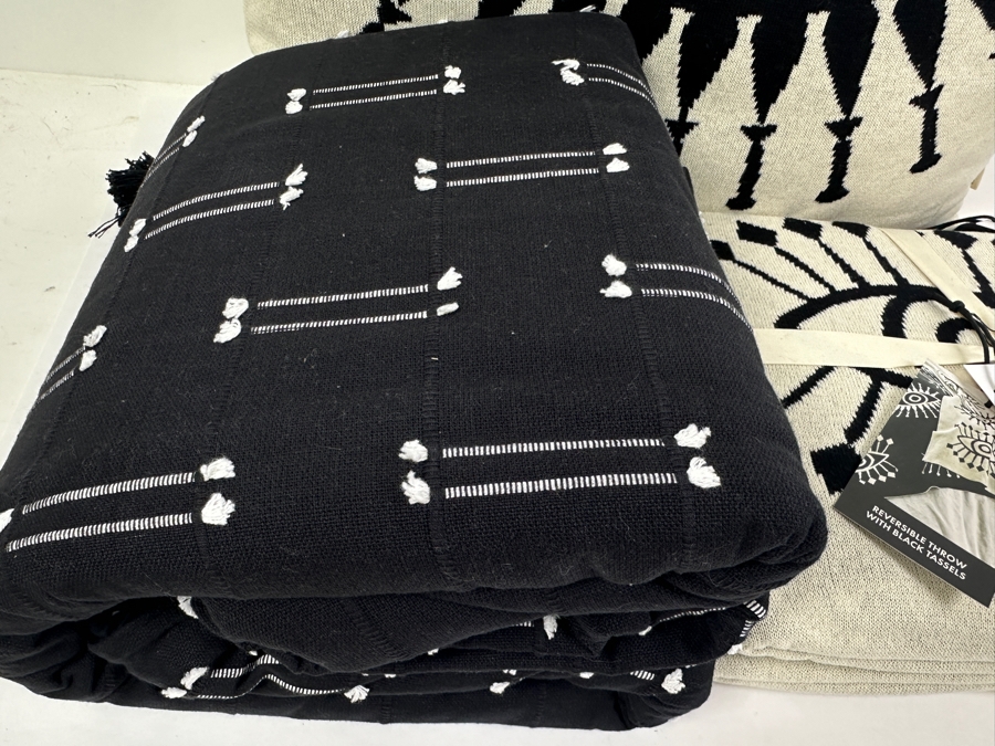 New Rebecca Minkoff Reversible Throw With Black Tassels & Matching Pillow Plus Black Queen Size Duvet Cover With Pair Of Matching Shams [Photo 4]