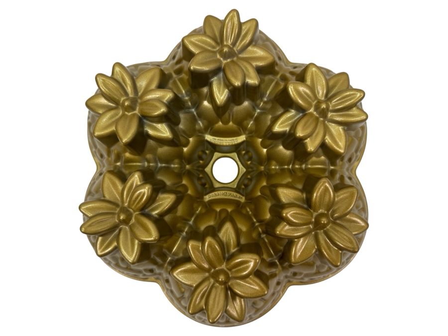 New Nordic Ware Aloha Bundt Pan