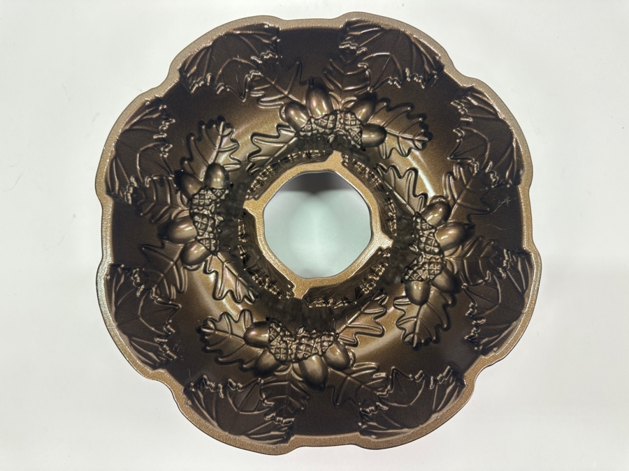 New Nordic Ware Fall Harvest Bundt Pan [Photo 6]
