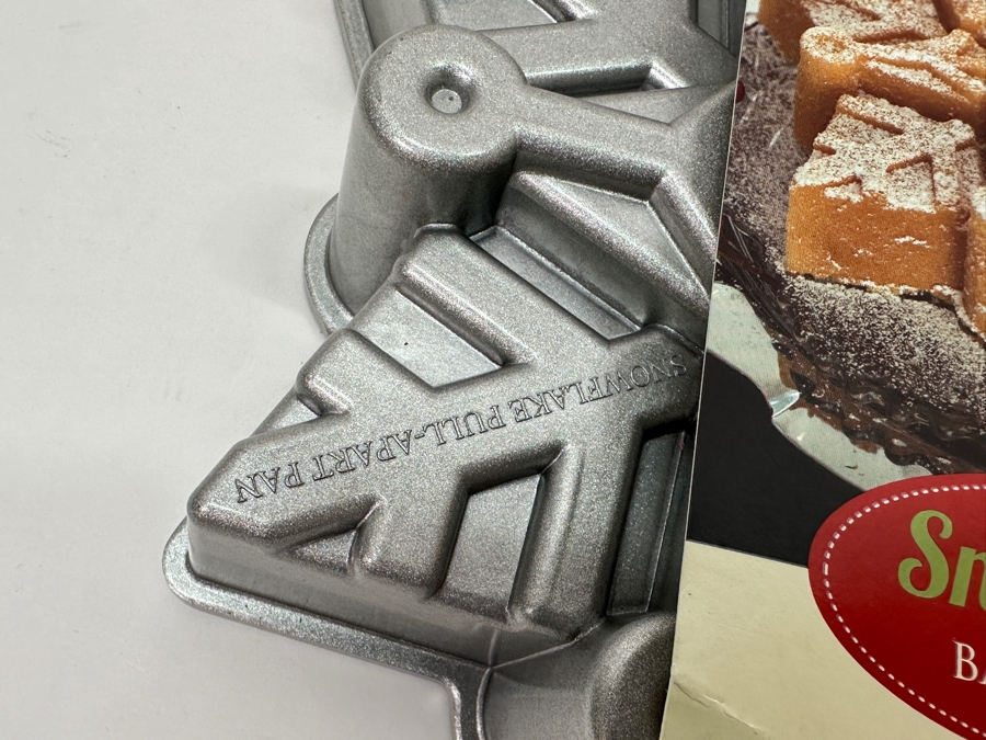 New Nordic Ware Snowflake Pull-Apart Bundt Pan [Photo 2]