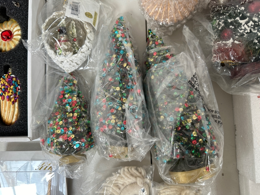 New Christmas Ornaments And Decor [Photo 14]