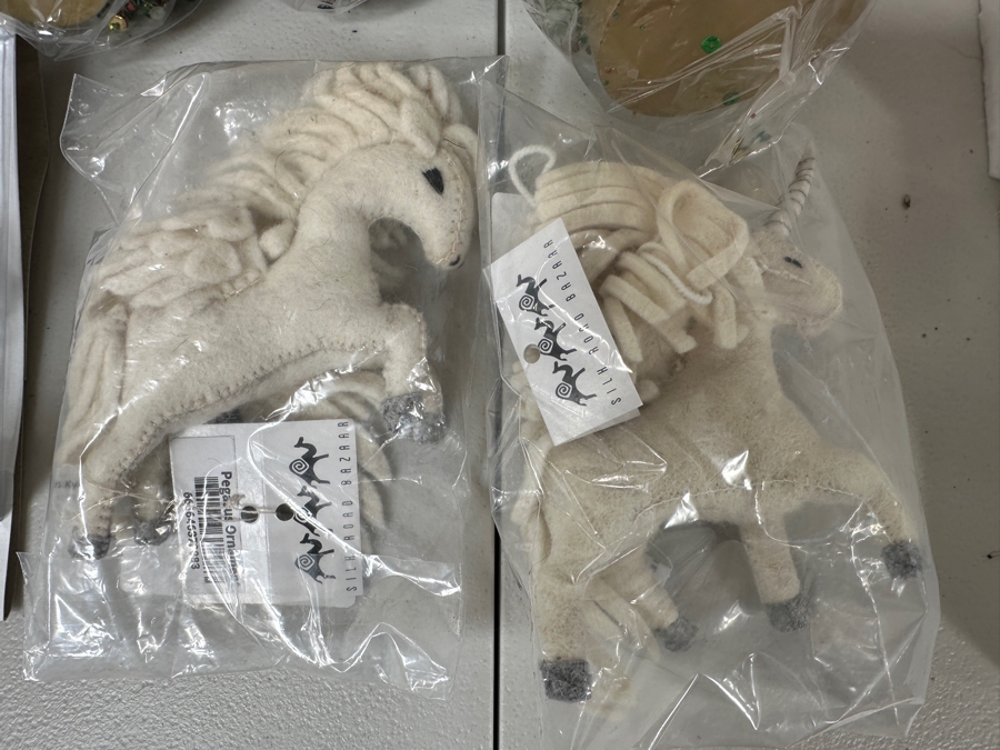 New Christmas Ornaments And Decor [Photo 4]