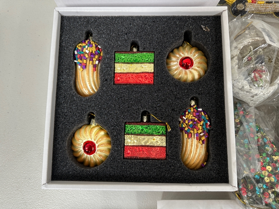 New Christmas Ornaments And Decor [Photo 8]