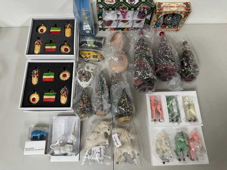 New Christmas Ornaments And Decor [Photo 2]