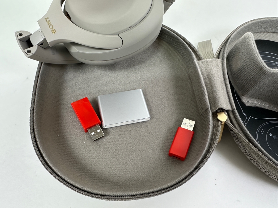 SONY Wireless Headphones [Photo 3]